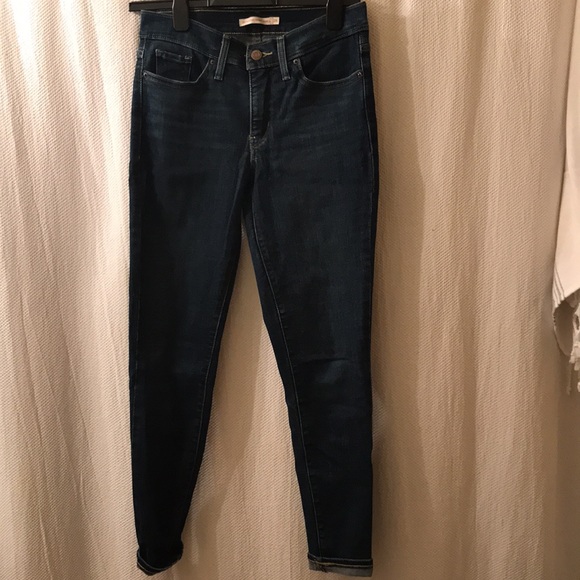 Levi’s 311 shaping skinny jeans. Size 26. Worn a few times. No flaws/rips - Picture 3 of 5